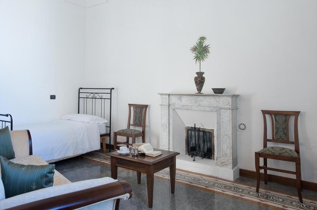 Bed and Breakfast Palazzo Scarciglia - Dimora D'Epoca Minervino di Lecce Pokoj fotografie
