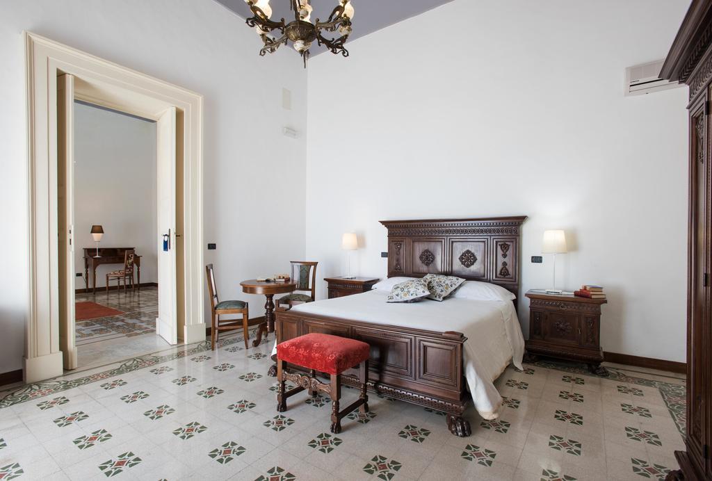 Bed and Breakfast Palazzo Scarciglia - Dimora D'Epoca Minervino di Lecce Exteriér fotografie