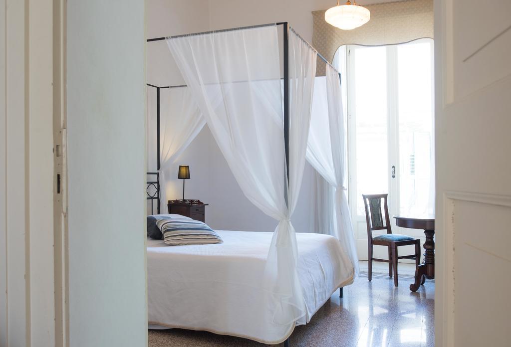 Bed and Breakfast Palazzo Scarciglia - Dimora D'Epoca Minervino di Lecce Pokoj fotografie