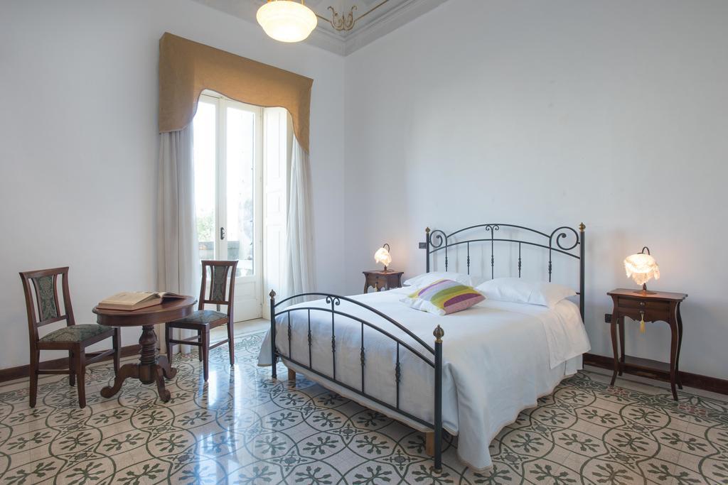 Bed and Breakfast Palazzo Scarciglia - Dimora D'Epoca Minervino di Lecce Exteriér fotografie