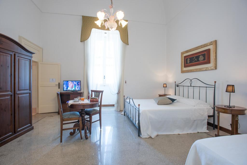 Bed and Breakfast Palazzo Scarciglia - Dimora D'Epoca Minervino di Lecce Pokoj fotografie