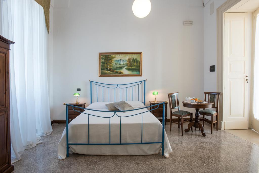 Bed and Breakfast Palazzo Scarciglia - Dimora D'Epoca Minervino di Lecce Pokoj fotografie
