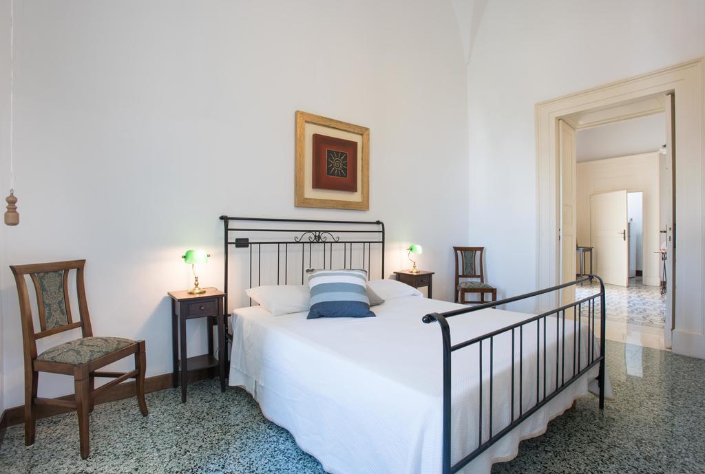 Bed and Breakfast Palazzo Scarciglia - Dimora D'Epoca Minervino di Lecce Exteriér fotografie